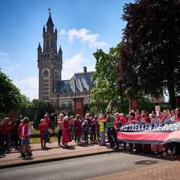 Video | Betogers protesteren met mars tegen kabinetsbeleid over Israël