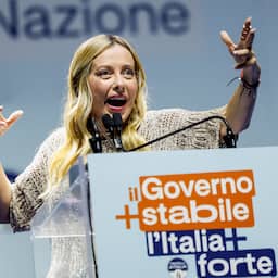 Meloni laat Italianen kentekenplaat personaliseren om staatskas te spekken