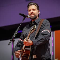 Nick Schilder kondigt eerste clubtour aan in kader van solodebuutalbum