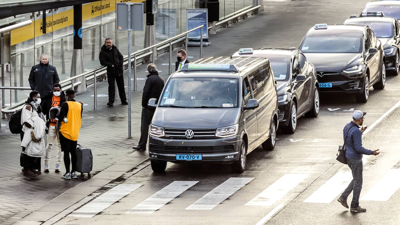 Taxichauffeur betrapt in Amsterdam die al zeker zeven weken lang geen dag vrijnam