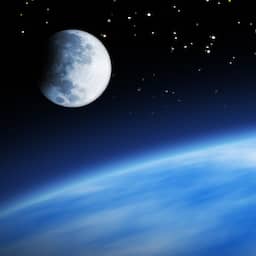 In 100 woorden | Waarom zien we maaréén kant van de maan?