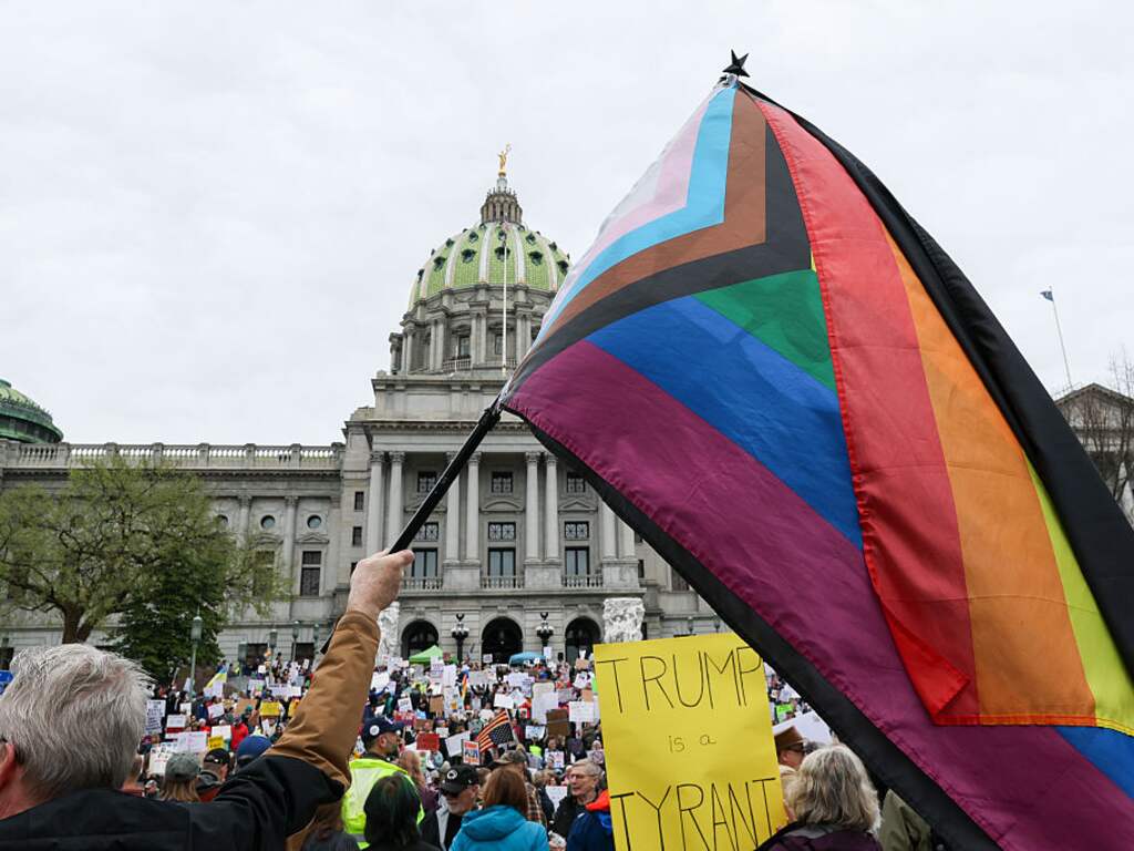 Rechter VS noemt beleid Trump over gender in paspoorten discriminerend