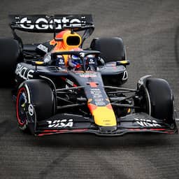 Verstappen beleeft prima eerste vrije training in Singapore, Alonso snelste