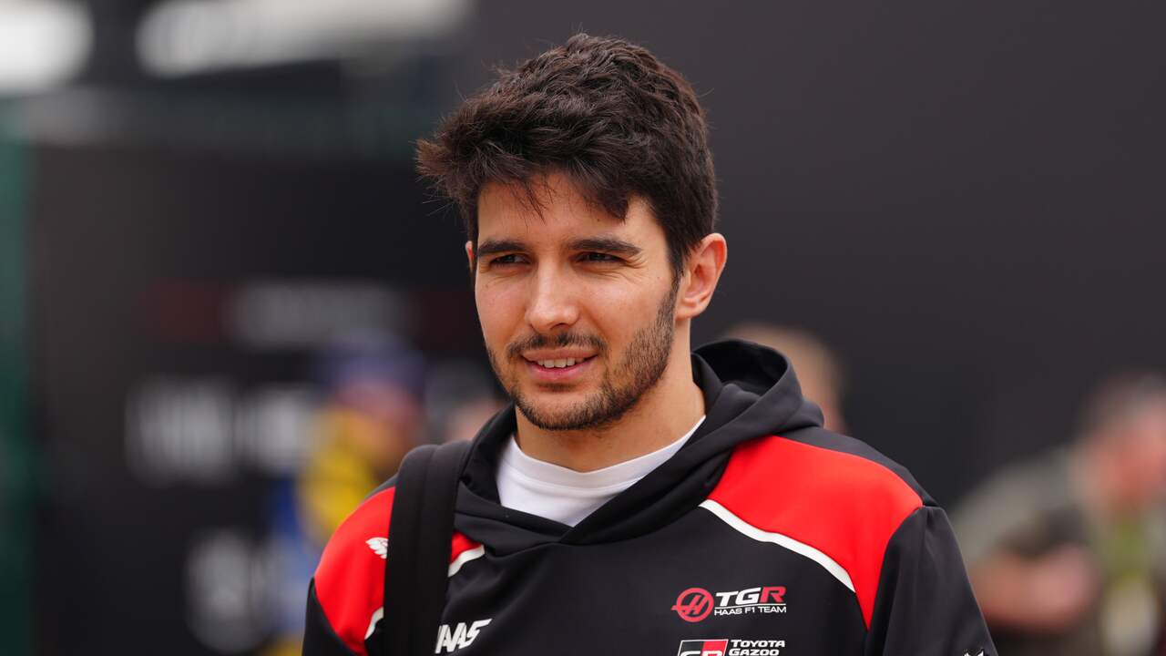 Foto bij Ocon vertrekt met opgeheven hoofd bij Haas: 'Mijn F1-carrière eindigt niet hier'