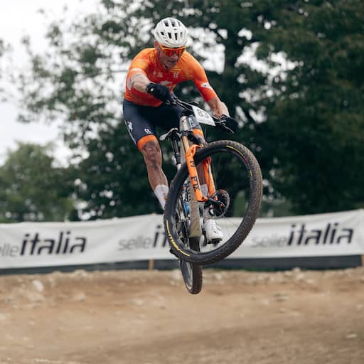 Van der Poel wil WK-kwartet volmaken: 'Deze titel is heel belangrijk voor me'