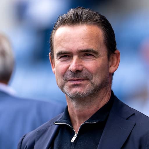 Illustratie bij: Overmars bij Antwerp geëerd met spandoek: 'Bedankt dat ik hier mocht werken'