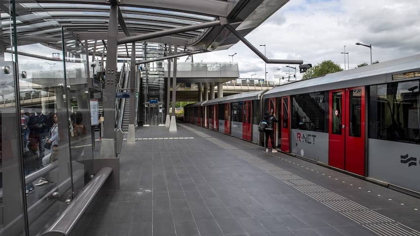Metroverkeer in Amsterdam ligt plat door storing, systeem moet worden gereset