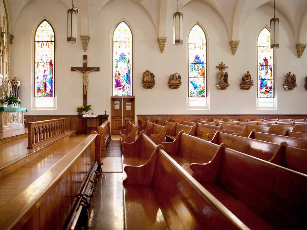 Acht op de tien parochies verkeren in financiële problemen