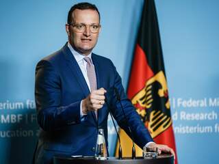 Duitse gezondheidsminister kondigt na 19 maanden einde van noodtoestand aan