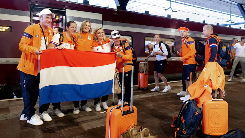 Olympiërs vertrekken vanuit Rotterdam per trein naar Parijs