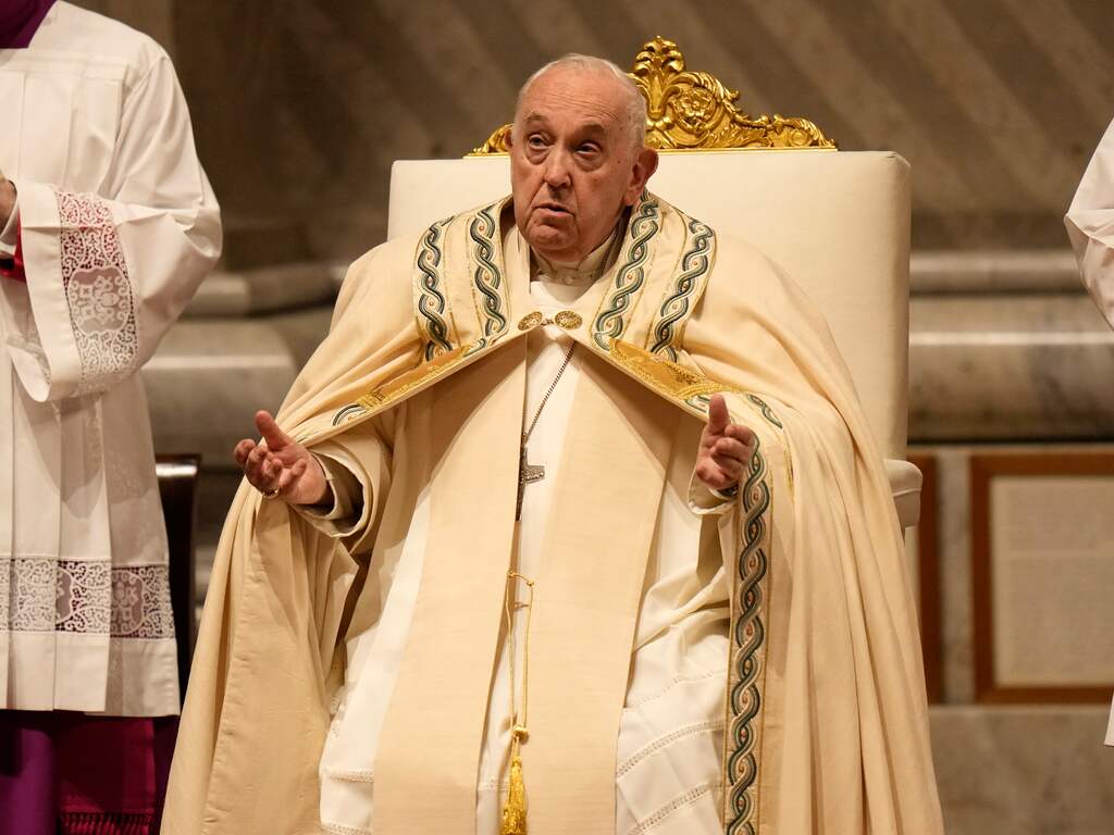 Paus na afwezigheid wel bij nachtmis en zal 'gewoon' paasboodschap uitspreken