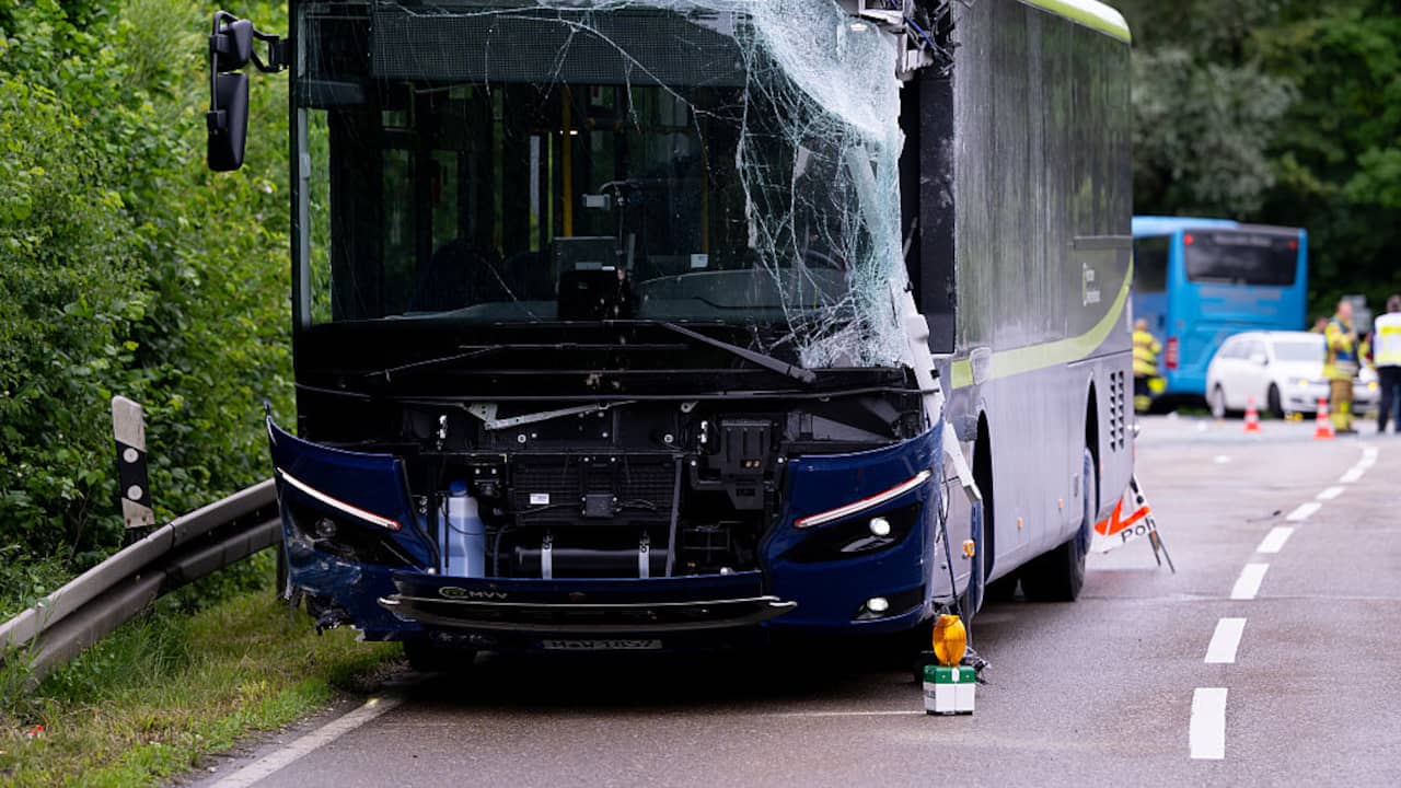 Kind omgekomen bij ongeluk met schoolbus nabij München, drie ...