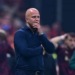 Slot niet in paniek na tweede verlies Liverpool: 'Komt ook door het speelschema'