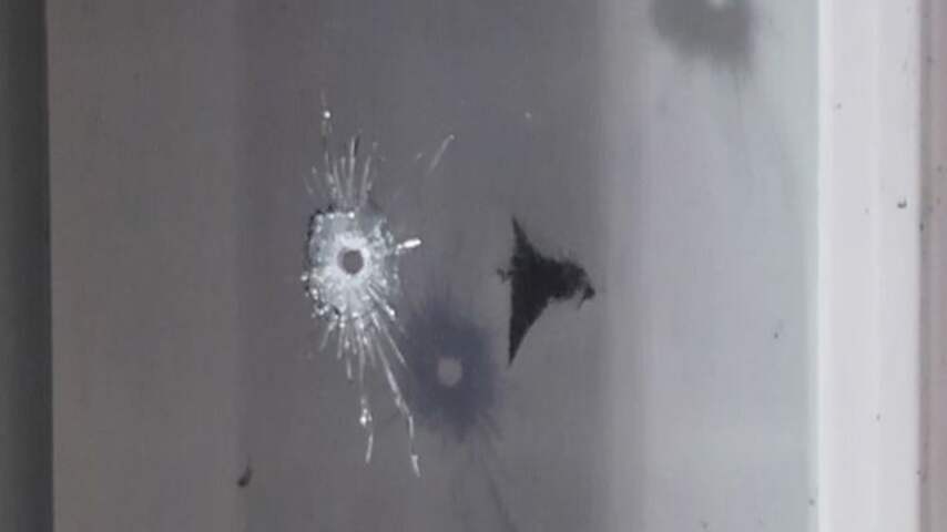 Kogelgaten te zien in ramen van Saoedische ambassade in Den Haag