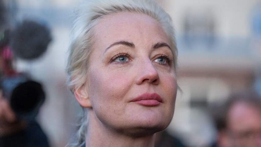 Weduwe Navalny voegt zich bij demonstrerende Duitsers