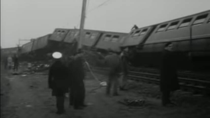 Bekijk hier beelden van de treinramp bij Harmelen in 1962