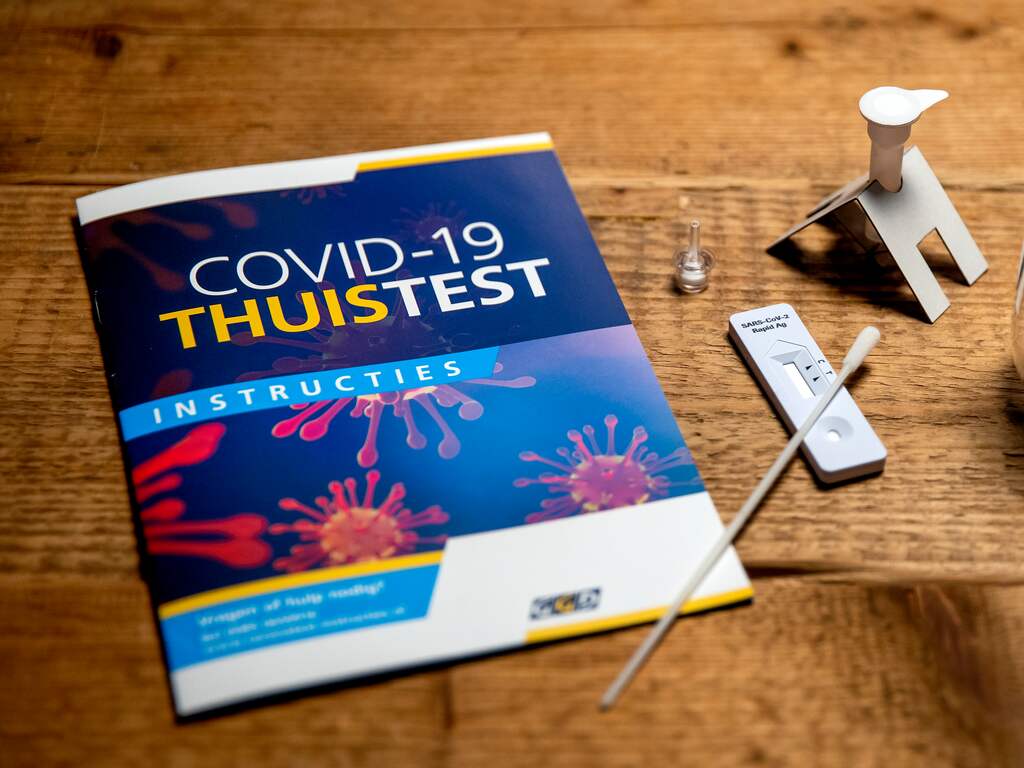 Hoe betrouwbaar zijn ze? Antwoorden op jullie vragen over coronazelftesten