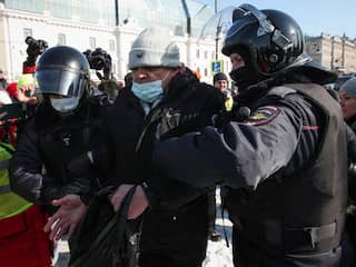 Duizenden arrestaties bij betogingen voor vrijlating Navalny in Rusland