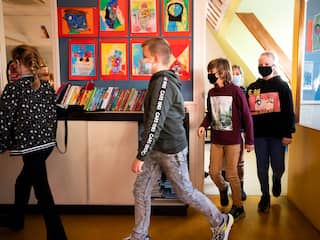 Basis- en middelbare scholen na vakantie open, mbo en hoger onderwijs niet