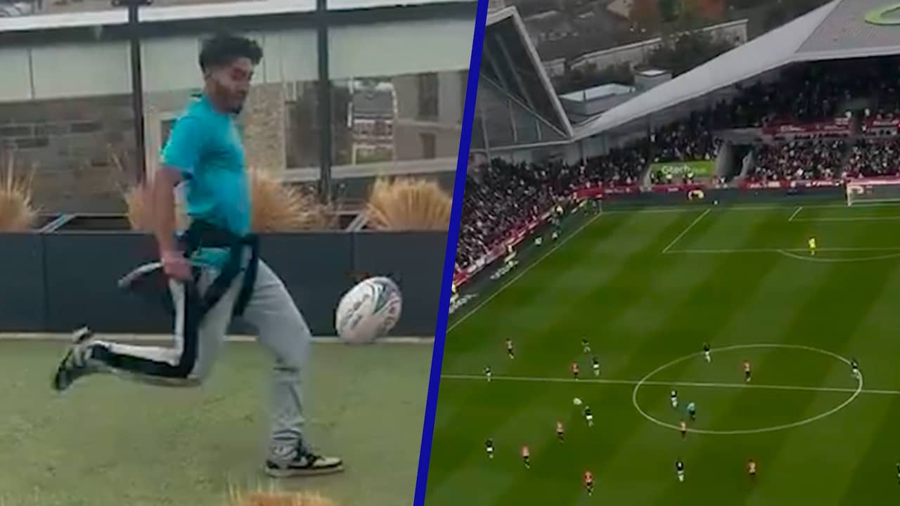 Man trapt rugbybal vanaf flat stadion in tijdens Premier League-wedstrijd