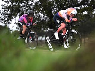 Tour-teams gewaarschuwd voor controle: vrees voor gesjoemel met borstomvang