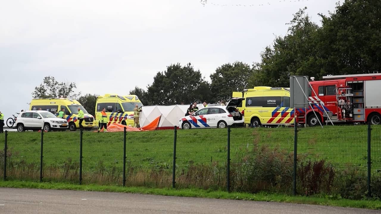 Kind overleden door ongeluk op afrit A28 bij Beilen, vier anderen gewond