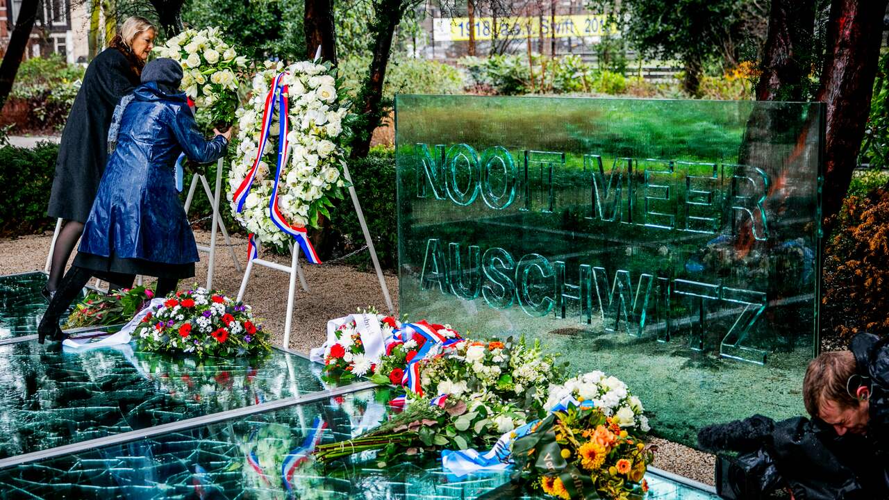 Holocaust herdacht bij Auschwitzmonument in Amsterdam | Binnenland | NU.nl