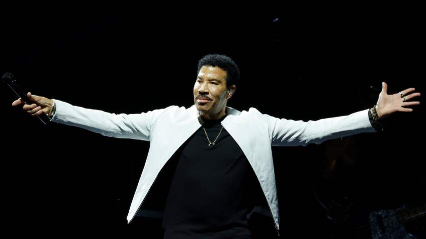 Foto bij Lionel Richie ondergaat ingreep vanwege hartritmestoornis