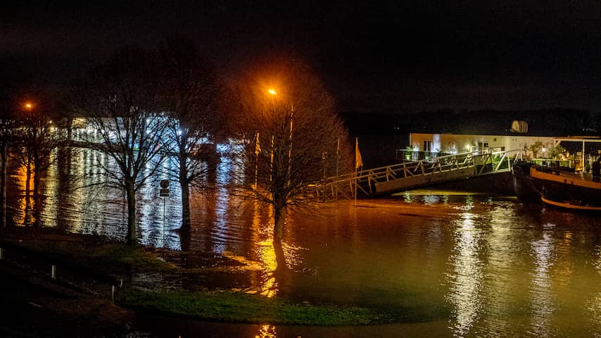 Hoogste punt water Rijn bij Lobith bereikt | Binnenland | NU.nl