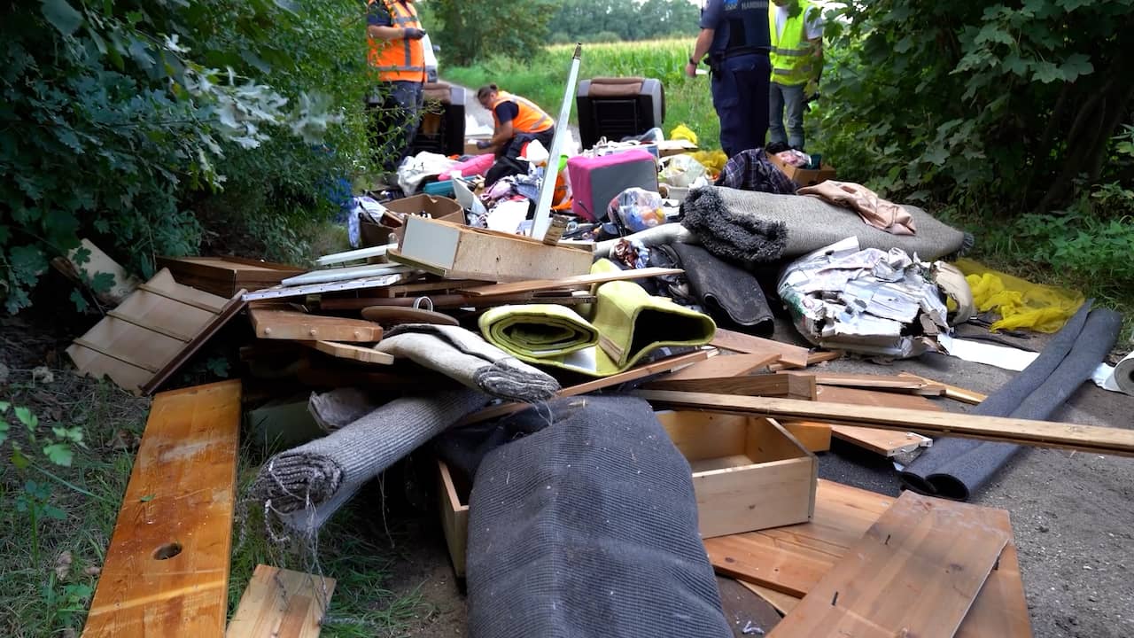 Video | Boa's ruimen berg gedumpt afval op bij Deventer, dader mogelijk al bekend