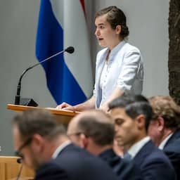 FVD weigert ondanks immense druk Kamer afstand te nemen van extreemrechts gedachtegoed