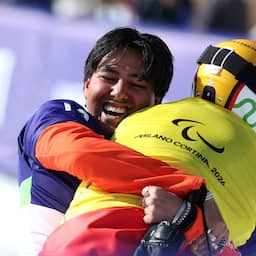 NU+ | De surfer die moest gaan snowboarden: 'Ik wilde nog voor die auto langs'