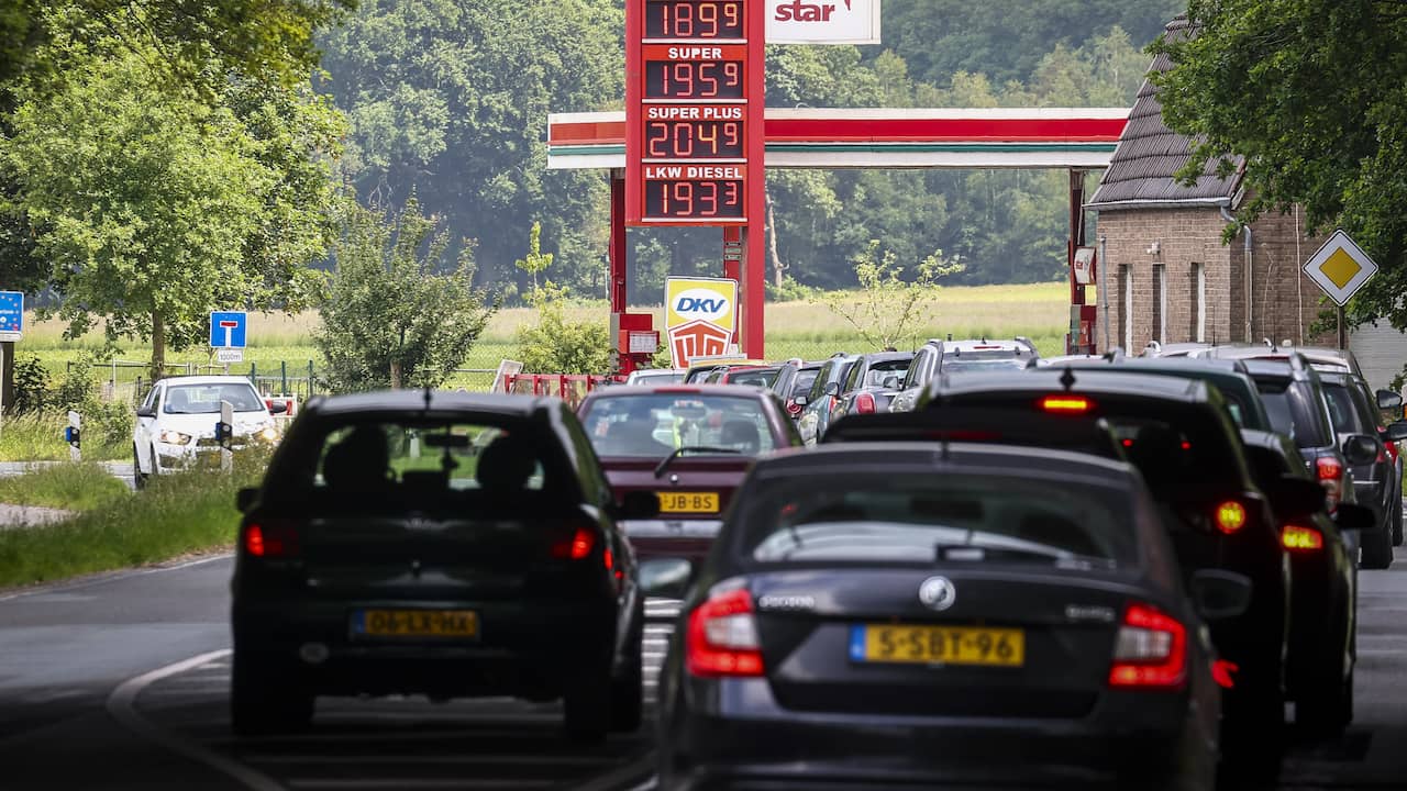 Goedkopere benzine ten koste van verduurzaming: 'Heel opportunistisch