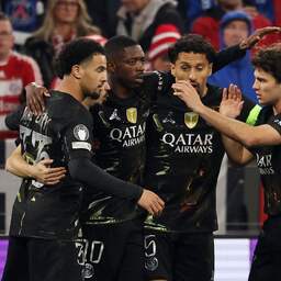Video | Dembélé staat helemaal vrij en knalt PSG naar voorsprong in CL