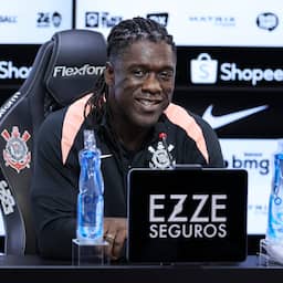 Seedorf moet debuut als trainer Corinthians uitstellen door ontbreken werkvisum