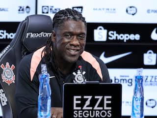 Seedorf moet debuut als trainer Corinthians uitstellen door ontbreken werkvisum
