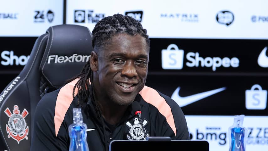 Seedorf moet debuut als trainer Corinthians uitstellen door ontbreken werkvisum