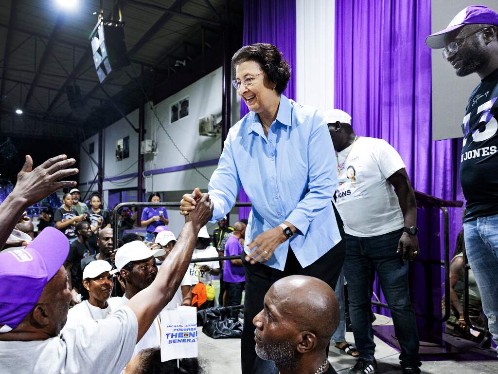 Zes politieke partijen Suriname sluiten regeerakkoord