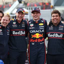 Verstappen slaat op het juiste moment toe in chaos Bakoe: 'Was niet makkelijk'