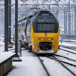 Live sneeuw | Veel bussen rijden weer, later vandaag veel sneeuw in het noorden