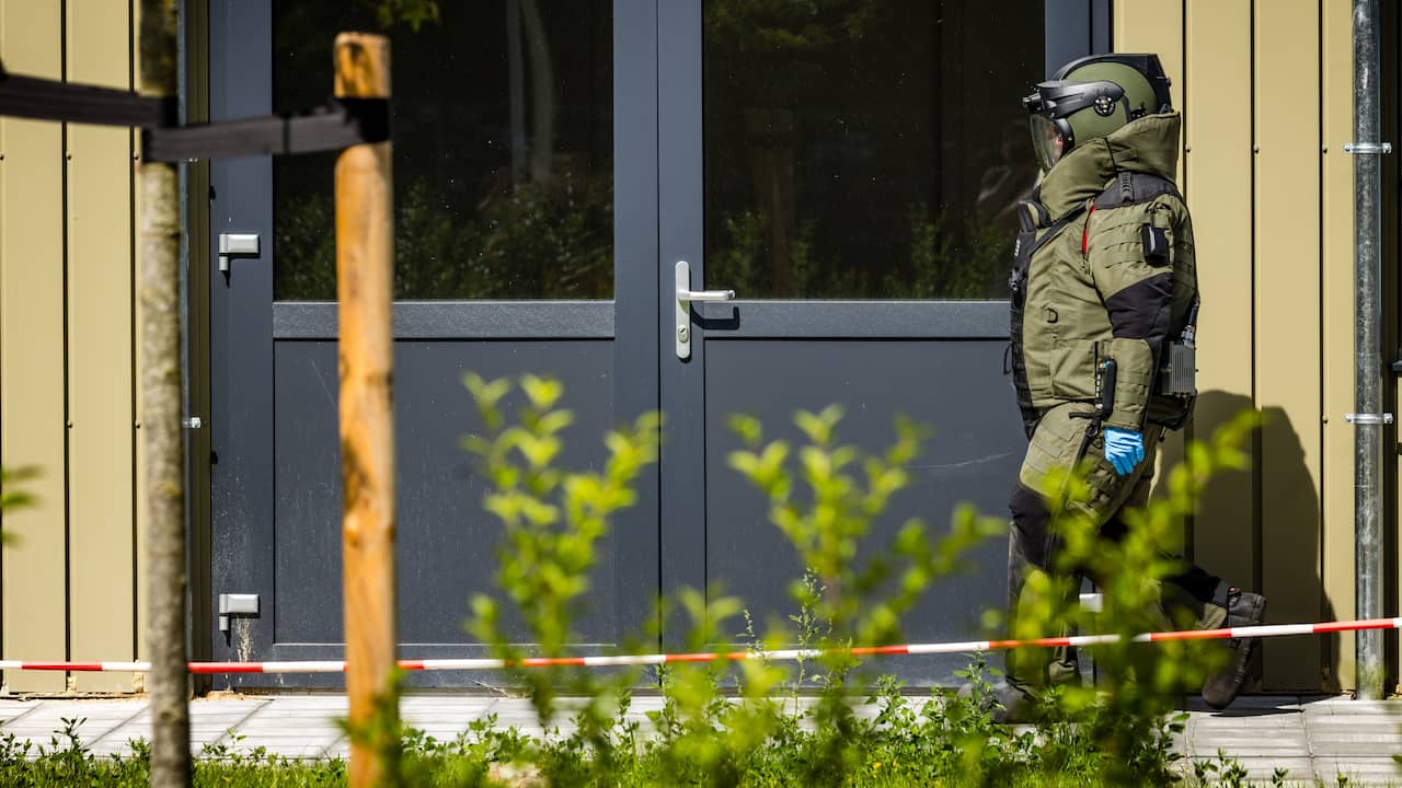 Vuurwerkmotier en pijpbom gevonden in toekomstig azc in Nuenen