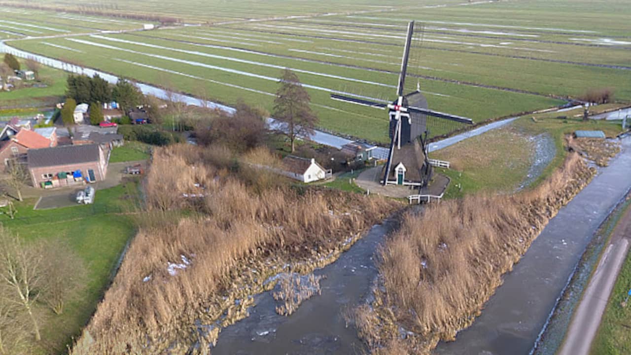 Kind met ernstig letsel naar ziekenhuis na klap van molen in Utrechts dorp