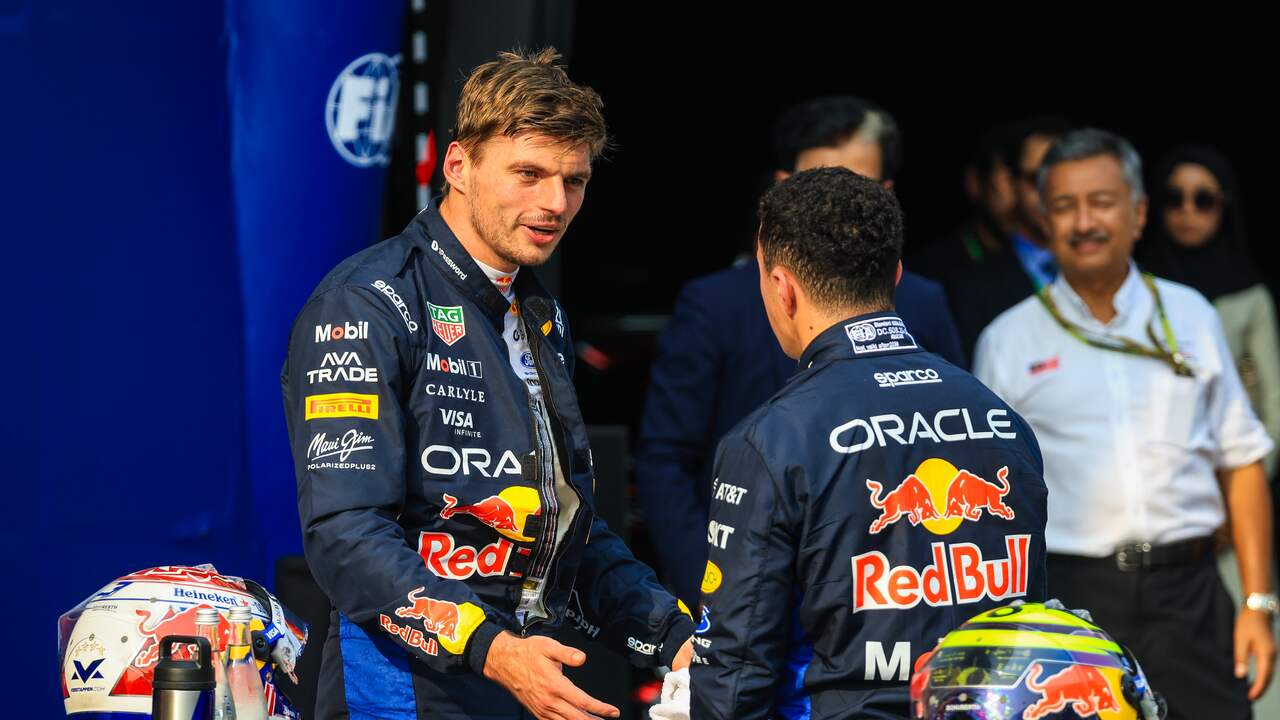 Foto bij Verstappen niet verbaasd door pole: 'Maar voor zege moet nog veel samenvallen'