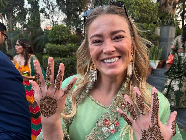 Van Velzen haalt herinneringen op aan eerste nummer één - NU.nl