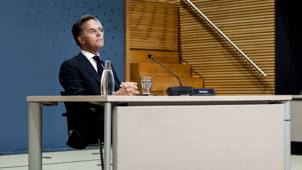 Foto bij Live | Oud-premier Mark Rutte verschijnt voor laatste keer voor coronacommissie