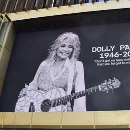 Manager Dolly Parton wil contactverbod voor neef zangeres in ruzie over erfenis