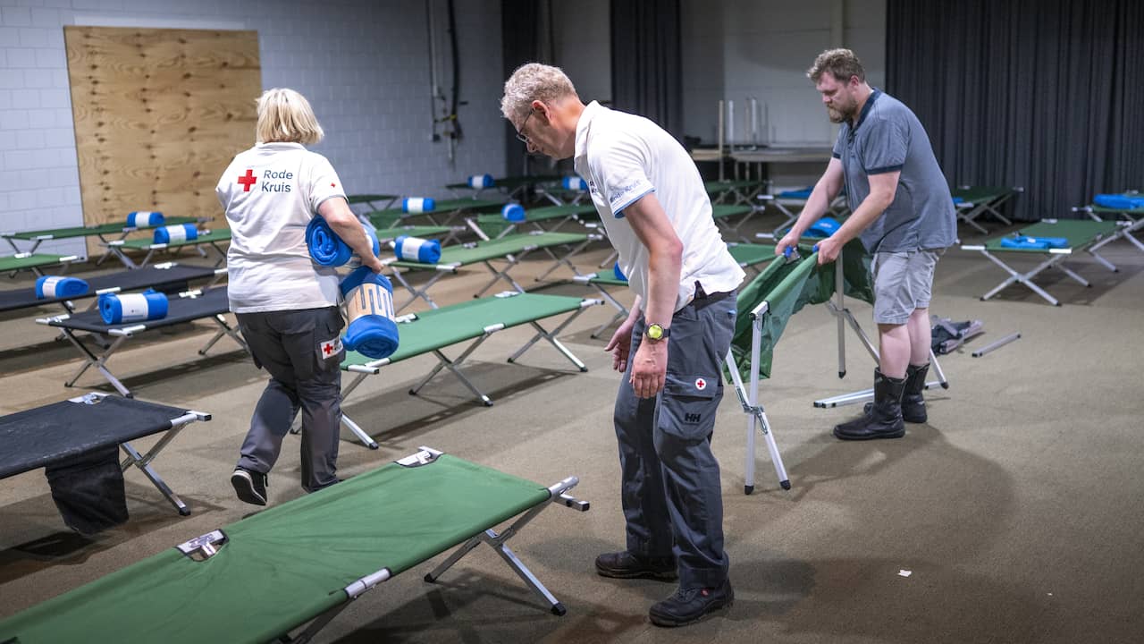 Ongeveer 120 asielzoekers van Ter Apel naar nachtopvang Groningen gebracht