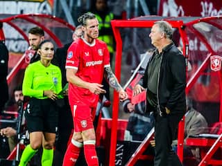 Van den Brom verdedigt Weghorst na Europese domper Twente: 'Aanvoer nodig'