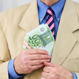 Belastingdienst haalt 139 miljoen euro aan verborgen geld op