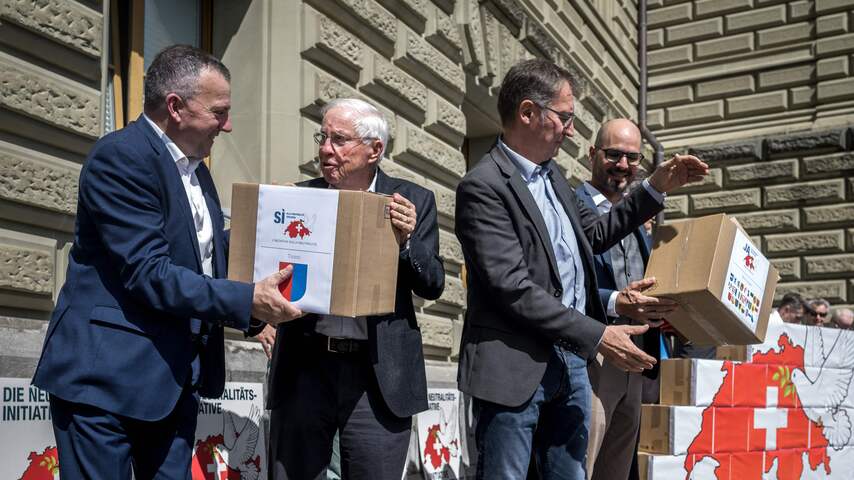 Foto bij Zwitsers stemmen tegen strikte neutraliteit in 'pro-Russisch' referendum
